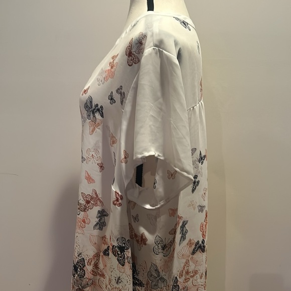 Georgette Hi-Low Short Sleeve Blouse - Picture 4 of 9